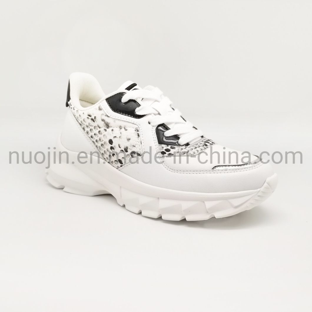 &Eacute;t&eacute; nouvelles chaussures f&eacute;minines chaussures de sport d&eacute;contract&eacute;es respirantes ex&eacute;cutant des chaussures pour femmes